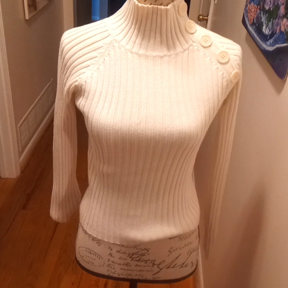 GREAT TURTLE NECK CREAM MEDIUM